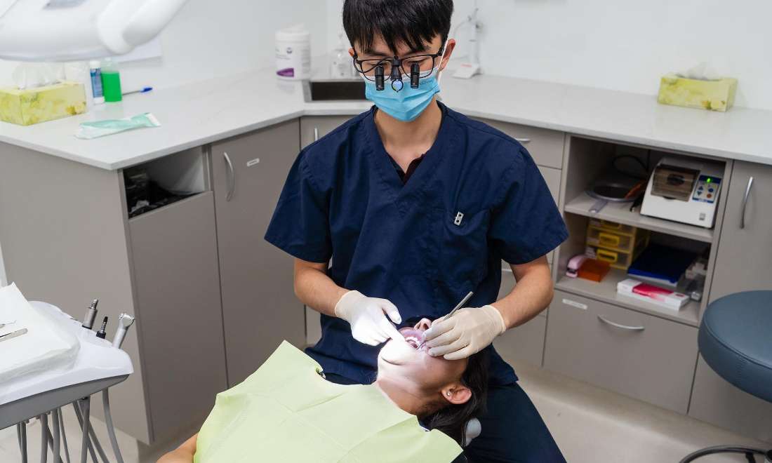 dentist working at chelsea heights dentist